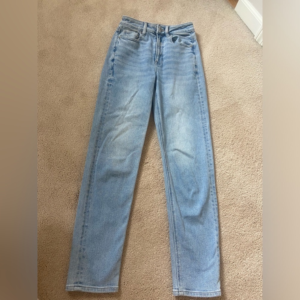 American eagle mom jeans, light wash